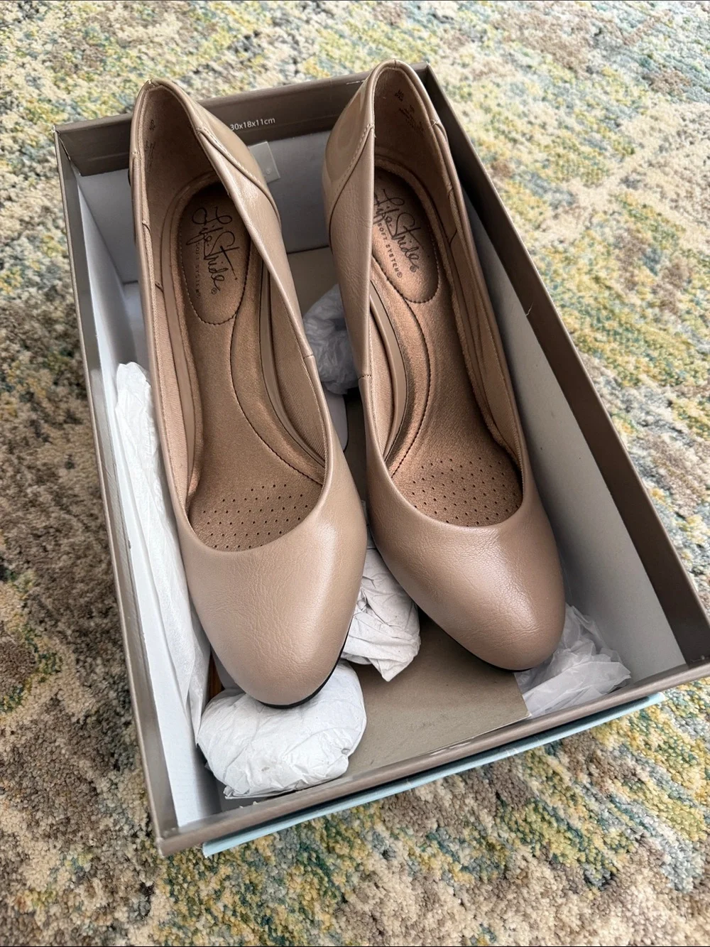 Life Stride Women's Nude Round-Toe Pumps